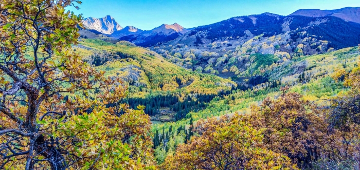 Capitol Creek Valley & Capitol Peak