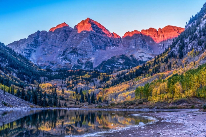 Sunrise on Maroon Bells